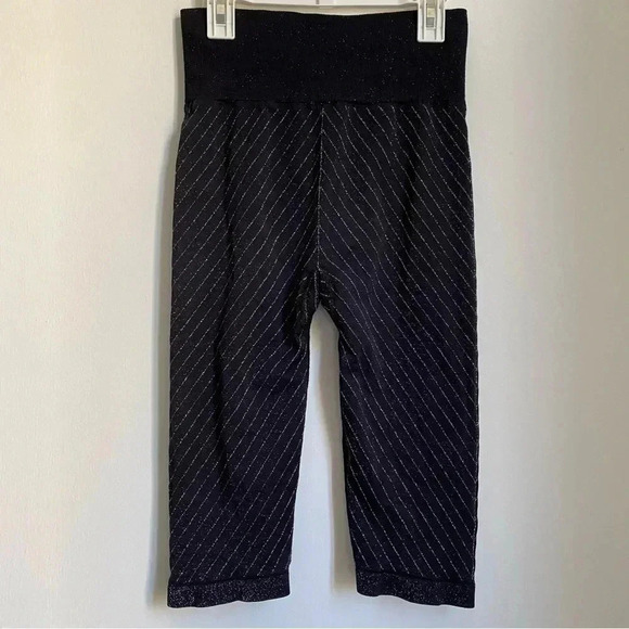NWOT Lucas Hugh Technical Knit Stardust Capri Leggings - Black Multi S - Picture 4 of 6